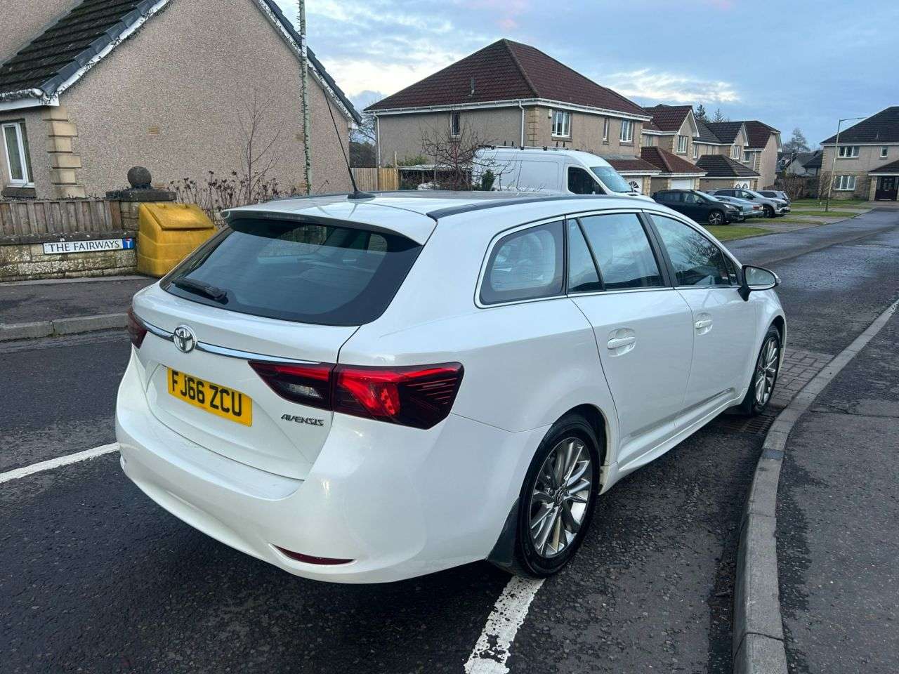 A 2016 TOYOTA AVENSIS 2.0 D-4D Business Edition Touring Sports 5dr Diesel Manual Euro 6 (s/s) (14 A 2016 TOYOTA AVENSIS 2.0 D-4D Business Edition Touring Sports 5dr Diesel Manual Euro 6 (s/s) (14