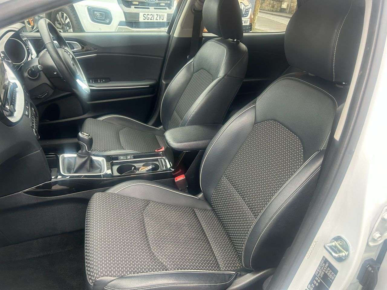 2021 KIA XCEED 2021 KIA XCEED