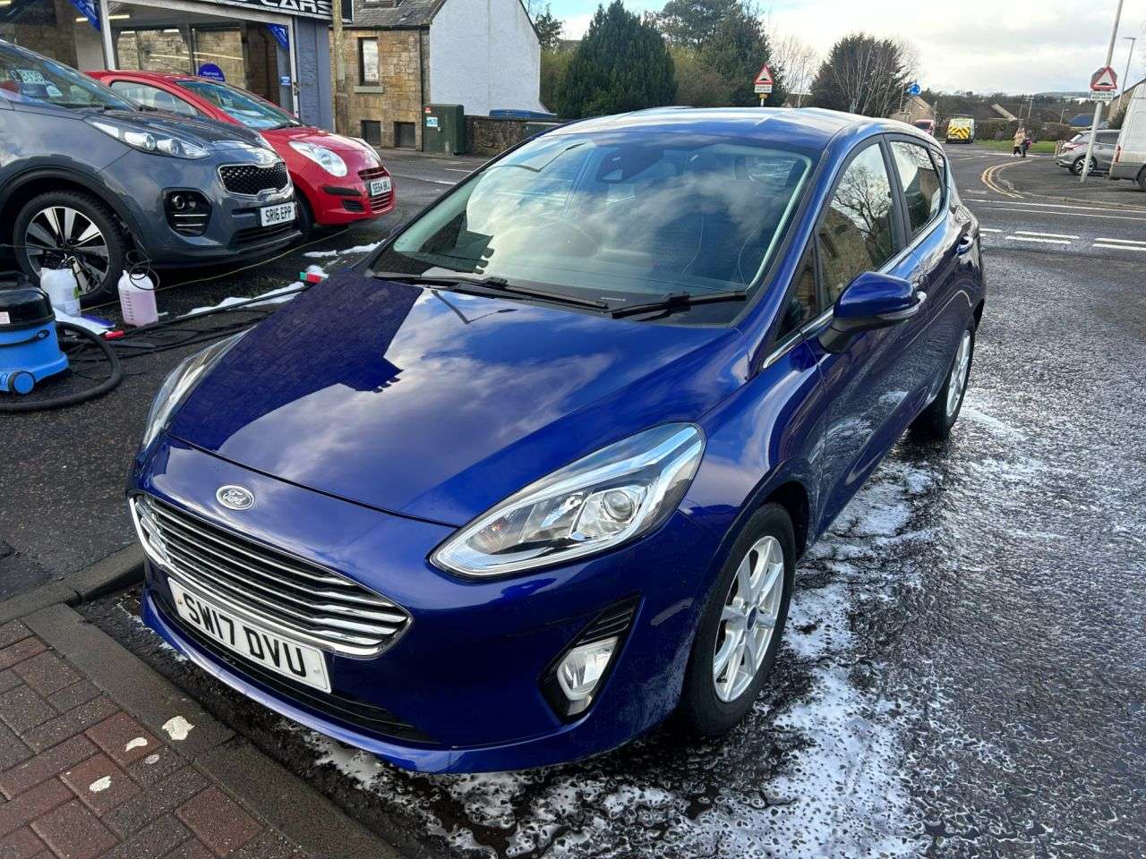 A 2017 FORD FIESTA 1.1 Ti-VCT Zetec Hatchback 5dr Petrol Manual Euro 6 (s/s) (85 ps) A 2017 FORD FIESTA 1.1 Ti-VCT Zetec Hatchback 5dr Petrol Manual Euro 6 (s/s) (85 ps)