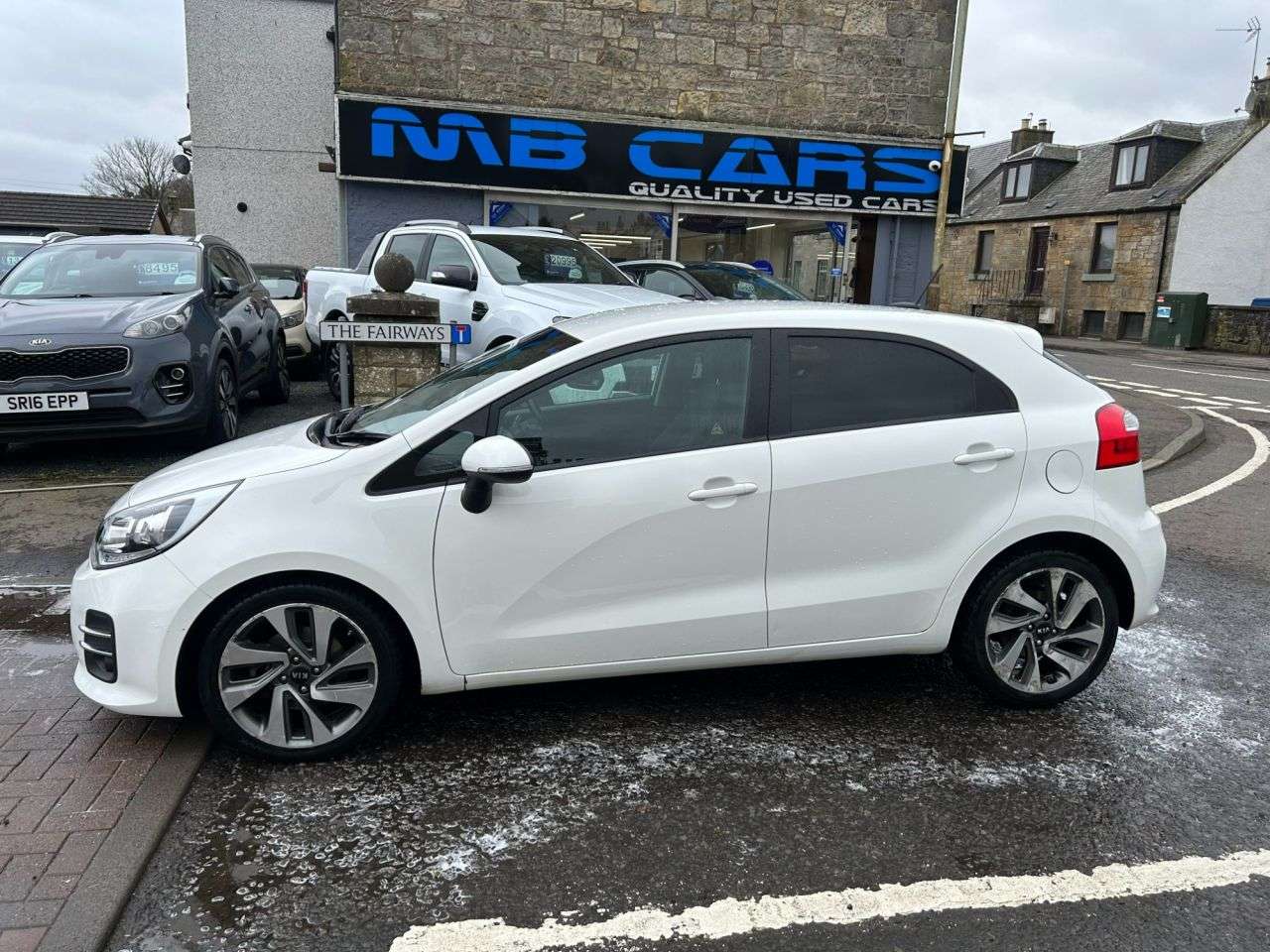 A 2015 KIA RIO 1.4 EcoDynamics 3 Hatchback 5dr Petrol Manual Euro 6 (s/s) (107 bhp) A 2015 KIA RIO 1.4 EcoDynamics 3 Hatchback 5dr Petrol Manual Euro 6 (s/s) (107 bhp)