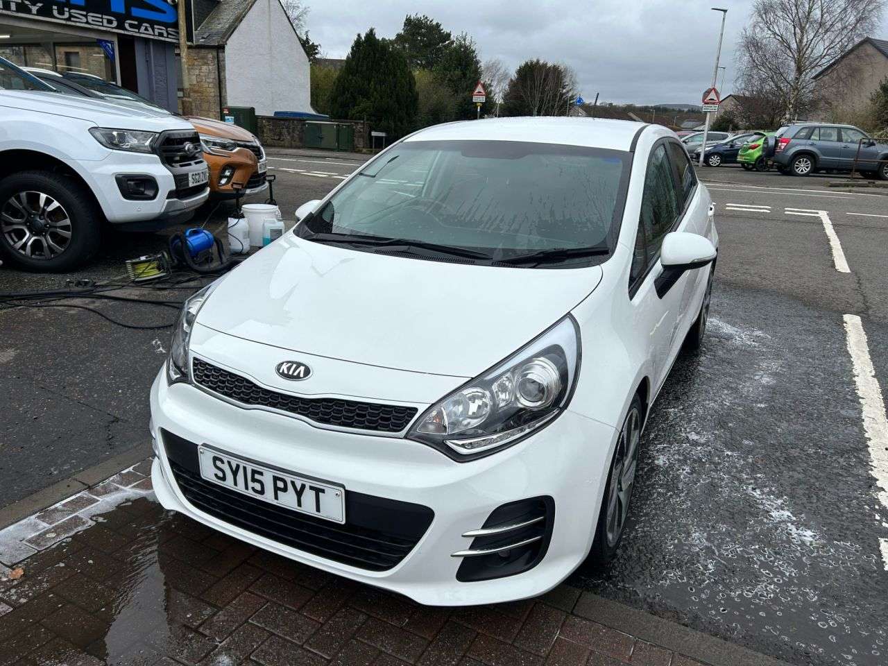 A 2015 KIA RIO 1.4 EcoDynamics 3 Hatchback 5dr Petrol Manual Euro 6 (s/s) (107 bhp) A 2015 KIA RIO 1.4 EcoDynamics 3 Hatchback 5dr Petrol Manual Euro 6 (s/s) (107 bhp)
