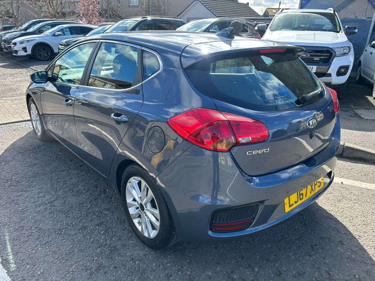 A 2017 KIA CEED 1.6 CRDi 2 Hatchback 5dr Diesel Manual Euro 6 (s/s) (134 bhp) A 2017 KIA CEED 1.6 CRDi 2 Hatchback 5dr Diesel Manual Euro 6 (s/s) (134 bhp)