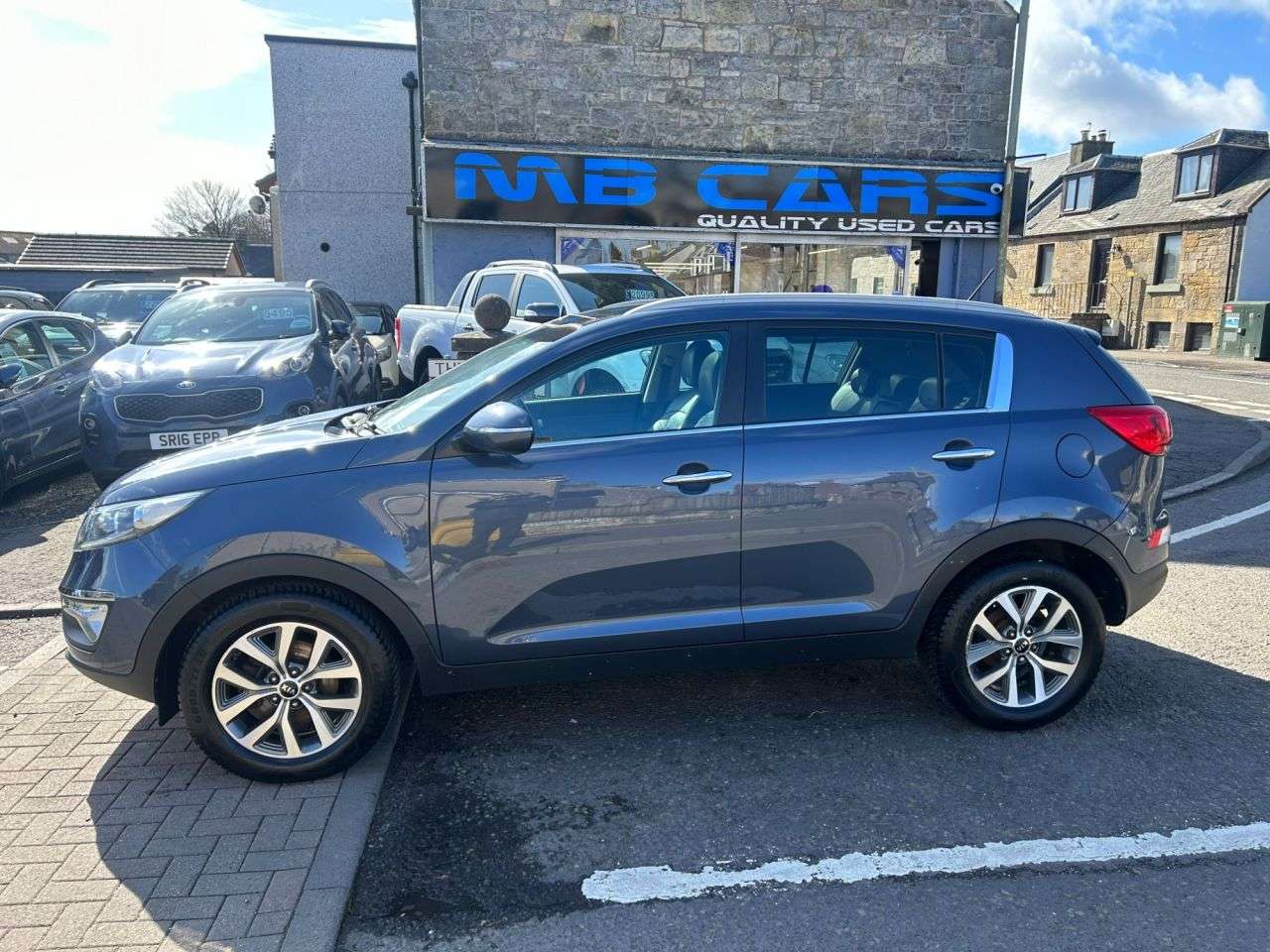 A 2016 KIA SPORTAGE 1.7 CRDi EcoDynamics 2 SUV 5dr Diesel Manual 2WD Euro 6 (s/s) (114 bhp) A 2016 KIA SPORTAGE 1.7 CRDi EcoDynamics 2 SUV 5dr Diesel Manual 2WD Euro 6 (s/s) (114 bhp)
