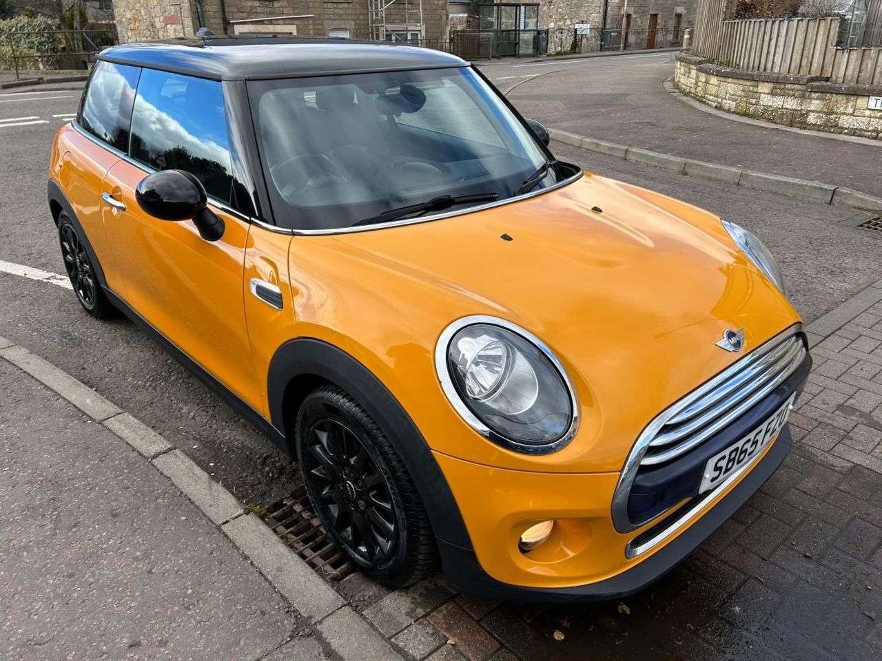 A 2015 MINI HATCH 1.5 Cooper Hatchback 3dr Petrol Manual Euro 6 (s/s) (136 ps) A 2015 MINI HATCH 1.5 Cooper Hatchback 3dr Petrol Manual Euro 6 (s/s) (136 ps)
