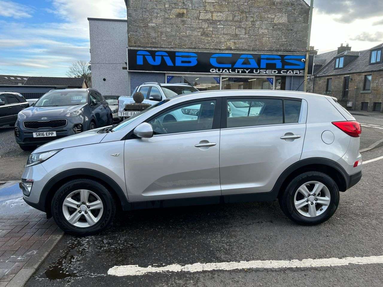 A 2015 KIA SPORTAGE 1.7 CRDi EcoDynamics 1 SUV 5dr Diesel Manual 2WD Euro 6 (s/s) (114 bhp) A 2015 KIA SPORTAGE 1.7 CRDi EcoDynamics 1 SUV 5dr Diesel Manual 2WD Euro 6 (s/s) (114 bhp)