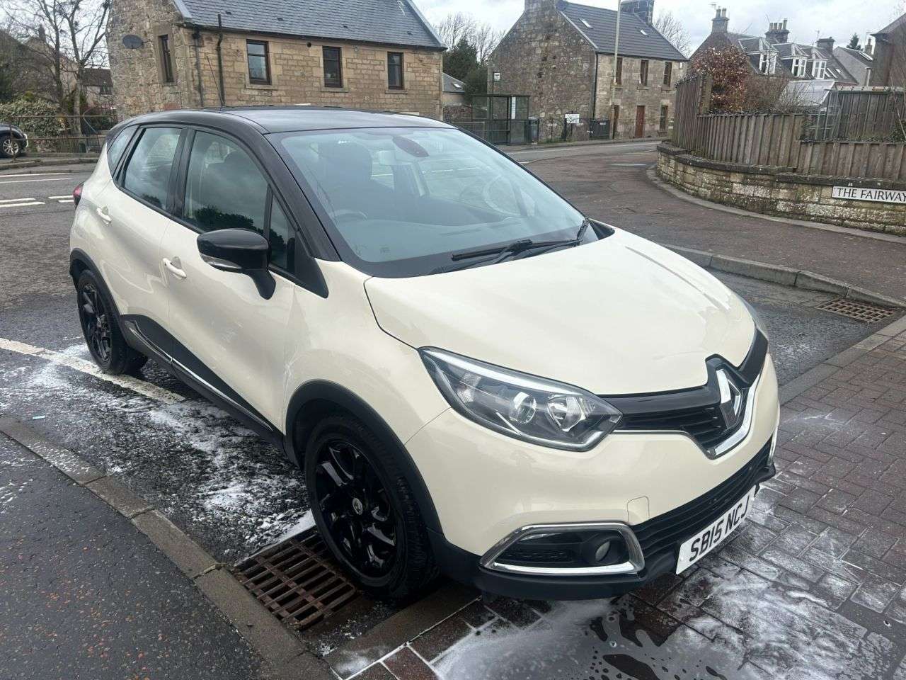 A 2015 RENAULT CAPTUR 0.9 TCe ENERGY Dynamique Nav SUV 5dr Petrol Manual Euro 6 (s/s) (90 ps) A 2015 RENAULT CAPTUR 0.9 TCe ENERGY Dynamique Nav SUV 5dr Petrol Manual Euro 6 (s/s) (90 ps)