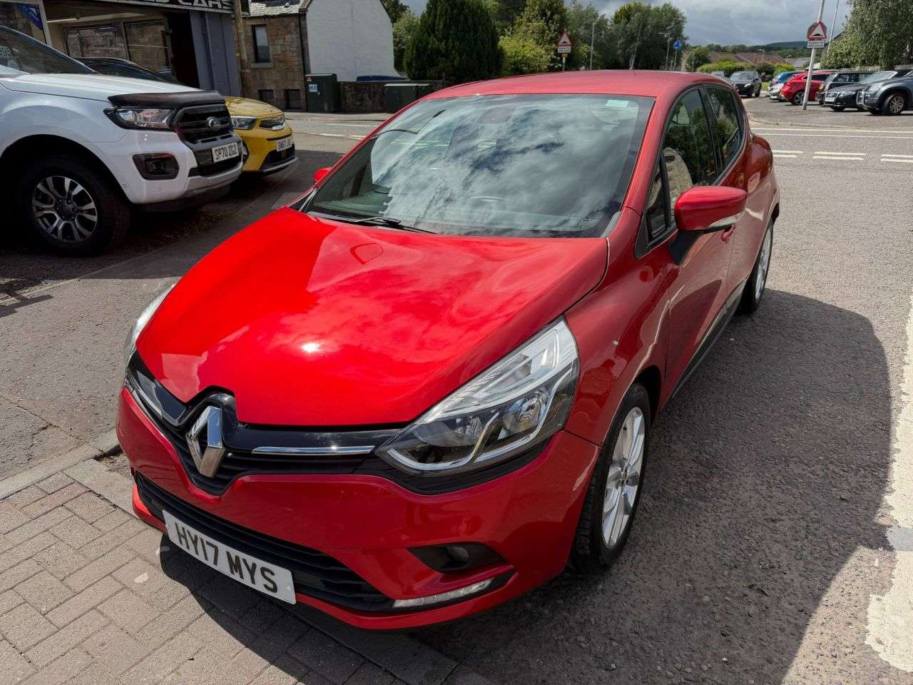 A 2017 RENAULT CLIO 1.2 16V Dynamique Nav Hatchback 5dr Petrol Manual Euro 6 (75 ps) A 2017 RENAULT CLIO 1.2 16V Dynamique Nav Hatchback 5dr Petrol Manual Euro 6 (75 ps)