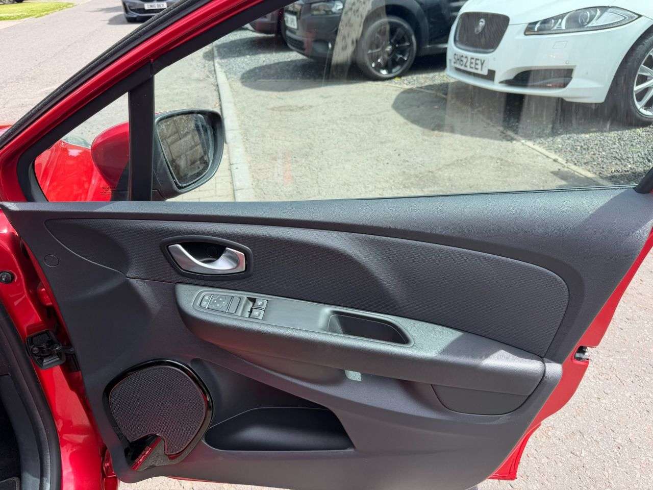 2017 RENAULT CLIO 2017 RENAULT CLIO
