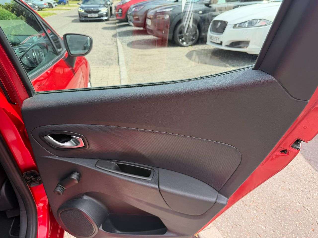 2017 RENAULT CLIO 2017 RENAULT CLIO