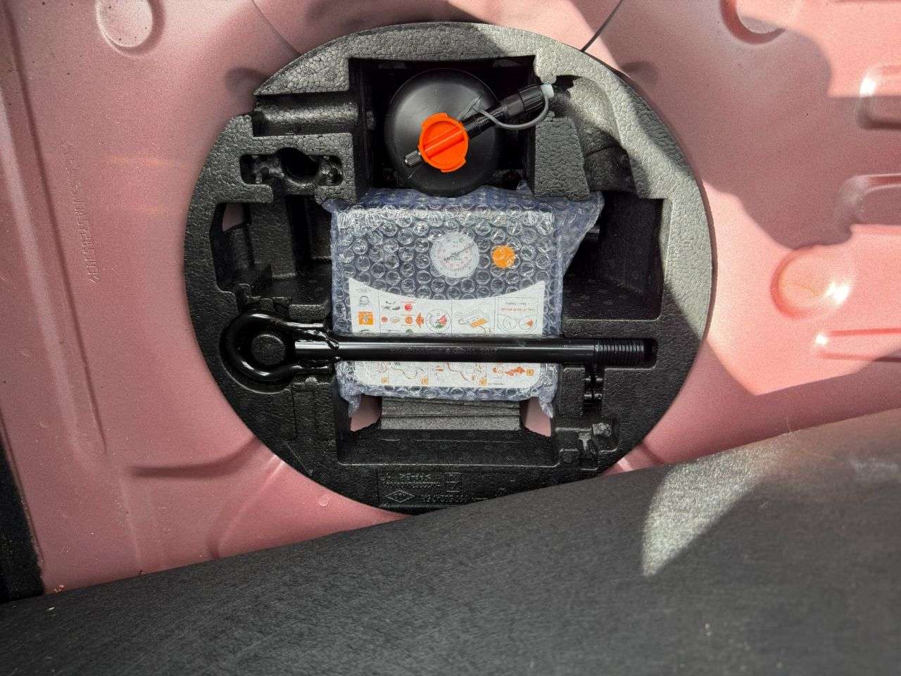 2017 RENAULT CLIO 2017 RENAULT CLIO
