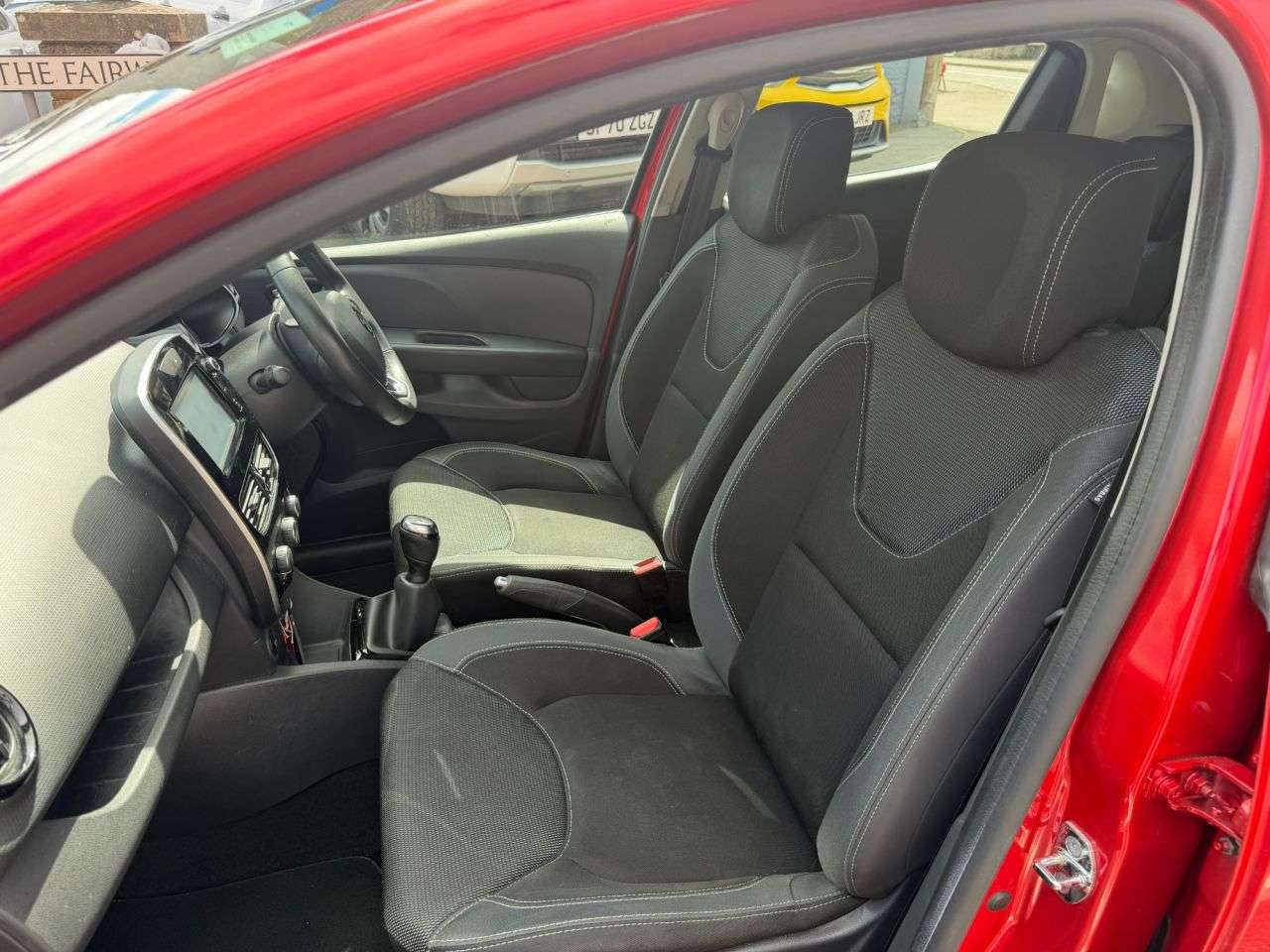 2017 RENAULT CLIO 2017 RENAULT CLIO