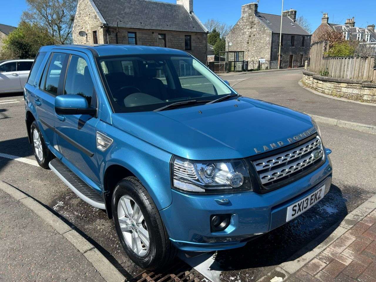 A 2013 LAND ROVER FREELANDER 2 2.2 TD4 XS SUV 5dr Diesel CommandShift 4WD Euro 5 (150 ps) A 2013 LAND ROVER FREELANDER 2 2.2 TD4 XS SUV 5dr Diesel CommandShift 4WD Euro 5 (150 ps)