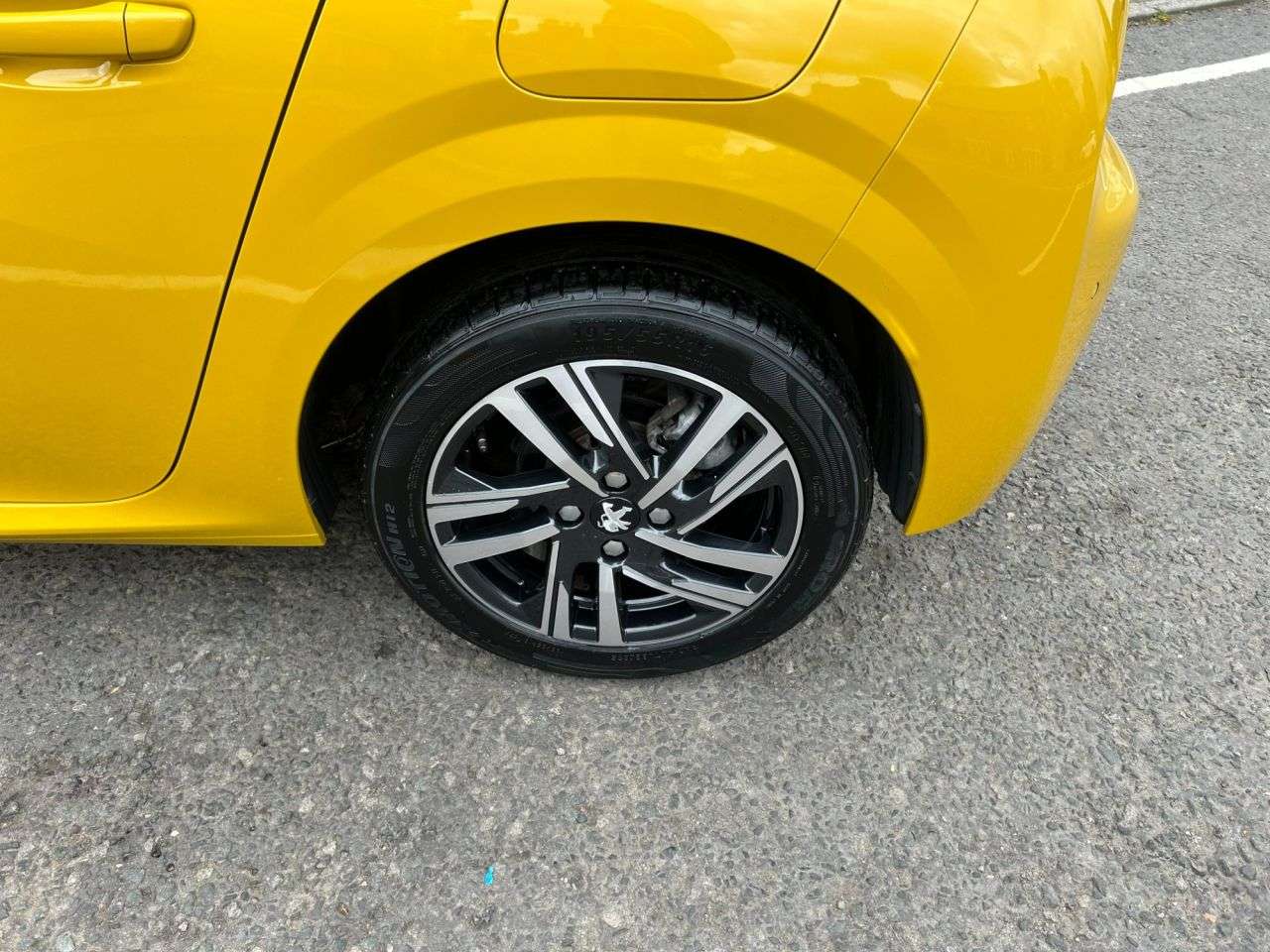 2021 PEUGEOT 208 2021 PEUGEOT 208