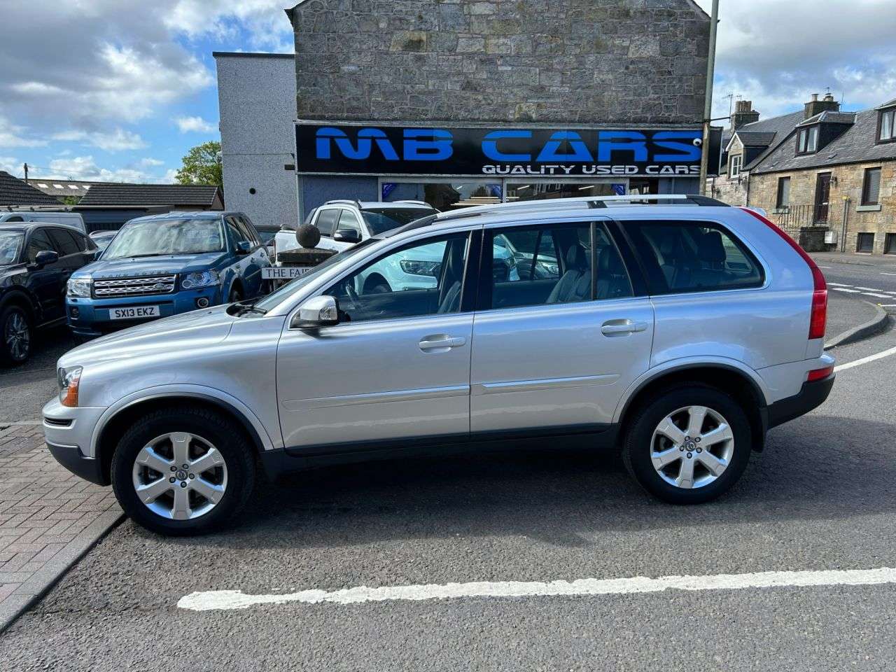 A 2011 VOLVO XC90 ESTATE 2.5 T5 A 2011 VOLVO XC90 ESTATE 2.5 T5