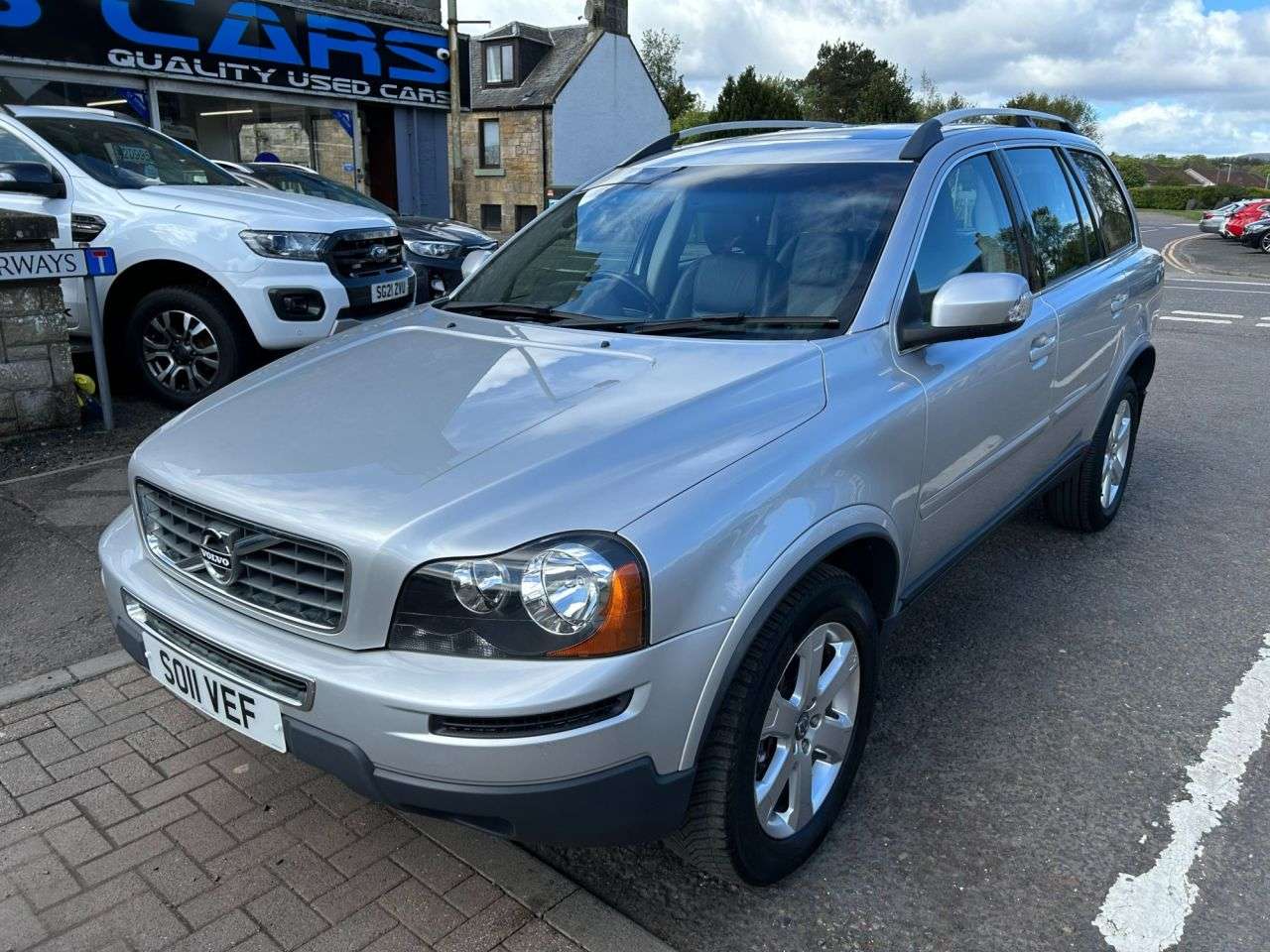 A 2011 VOLVO XC90 ESTATE 2.5 T5 A 2011 VOLVO XC90 ESTATE 2.5 T5