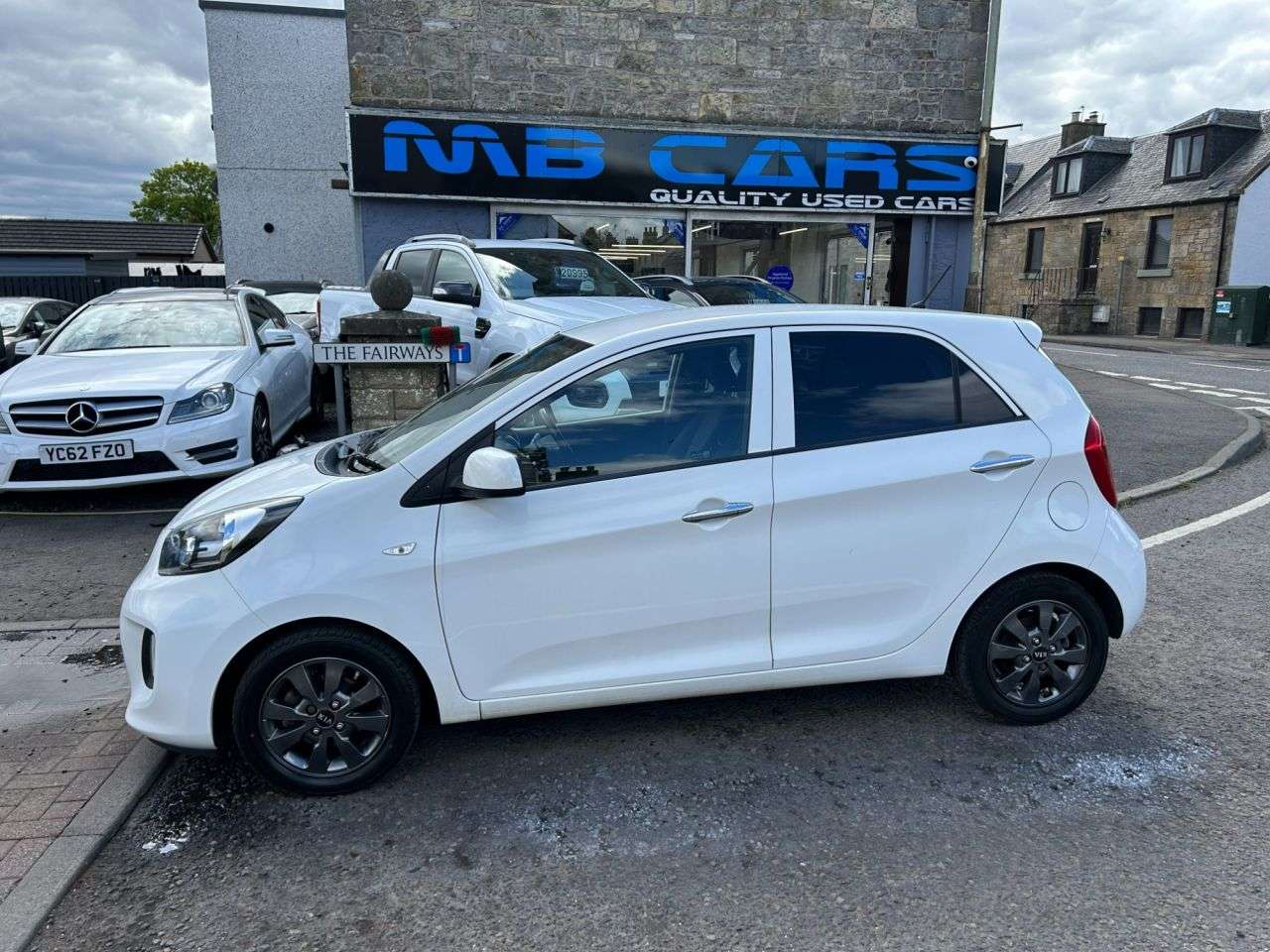 A 2017 KIA PICANTO 1.0 EcoDynamics SE Hatchback 5dr Petrol Manual Euro 6 (s/s) (65 bhp) A 2017 KIA PICANTO 1.0 EcoDynamics SE Hatchback 5dr Petrol Manual Euro 6 (s/s) (65 bhp)