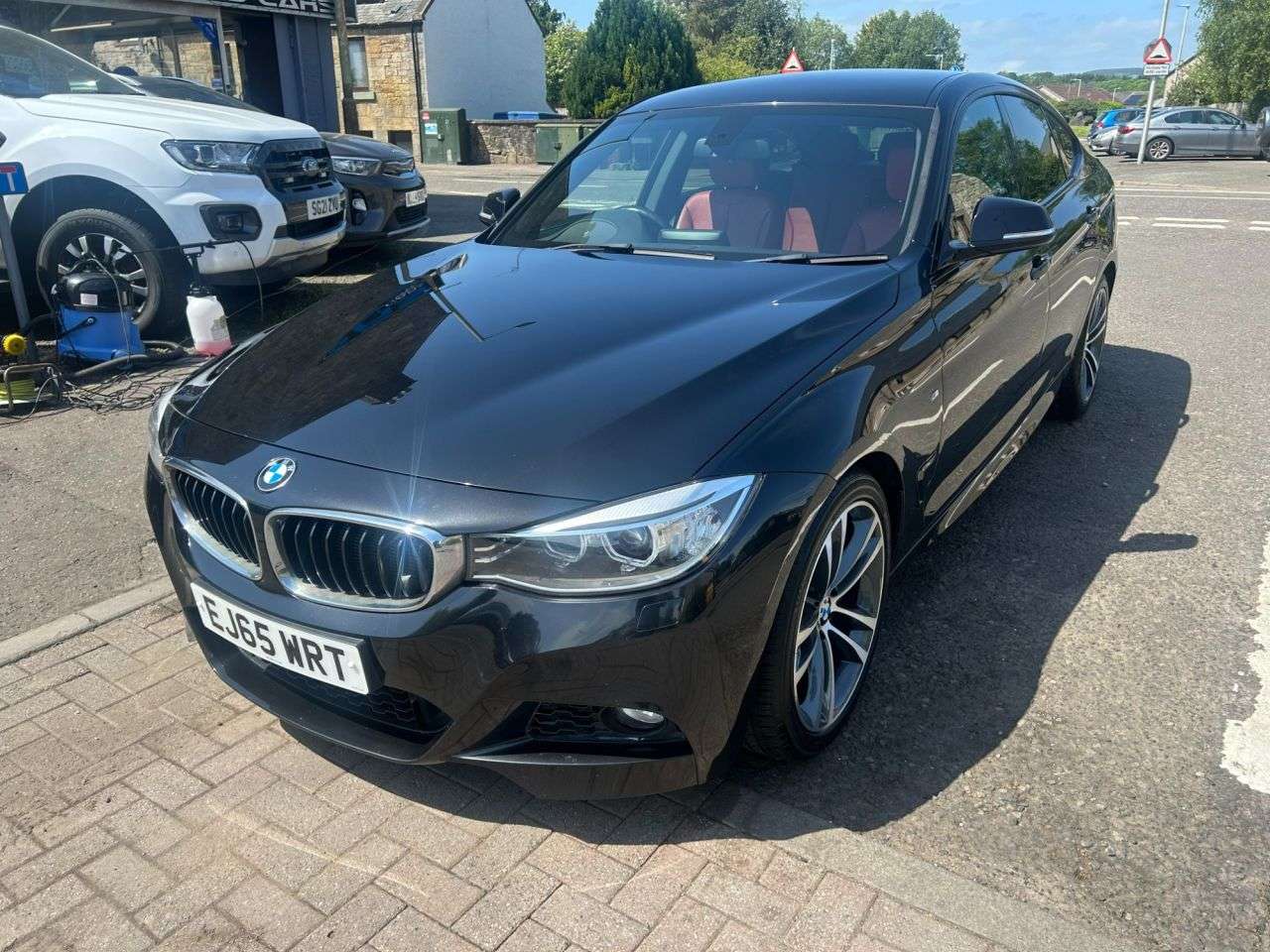 A 2015 BMW 3 SERIES GRAN TURISMO 2.0 320d M Sport GT 5dr Diesel Auto Euro 6 (s/s) (190 ps) A 2015 BMW 3 SERIES GRAN TURISMO 2.0 320d M Sport GT 5dr Diesel Auto Euro 6 (s/s) (190 ps)