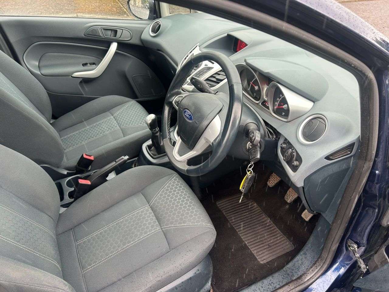 2011 FORD FIESTA 2011 FORD FIESTA
