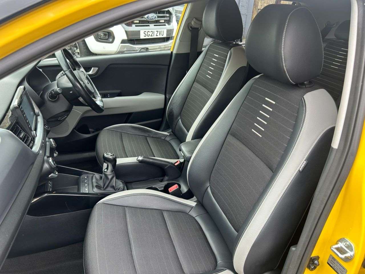 2017 KIA STONIC 2017 KIA STONIC