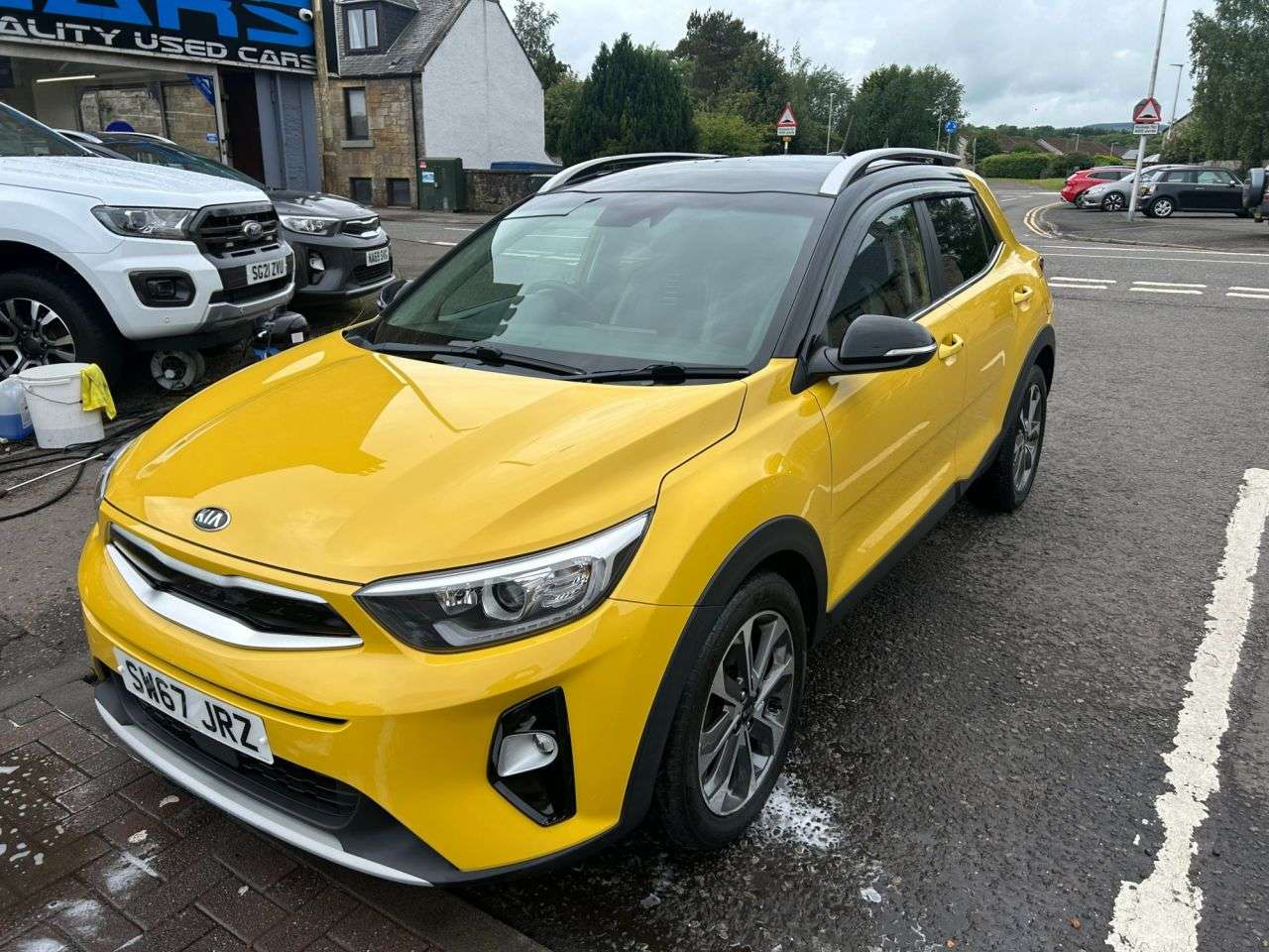 A 2017 KIA STONIC 1.0 T-GDi First Edition SUV 5dr Petrol Manual Euro 6 (s/s) (118 bhp) A 2017 KIA STONIC 1.0 T-GDi First Edition SUV 5dr Petrol Manual Euro 6 (s/s) (118 bhp)