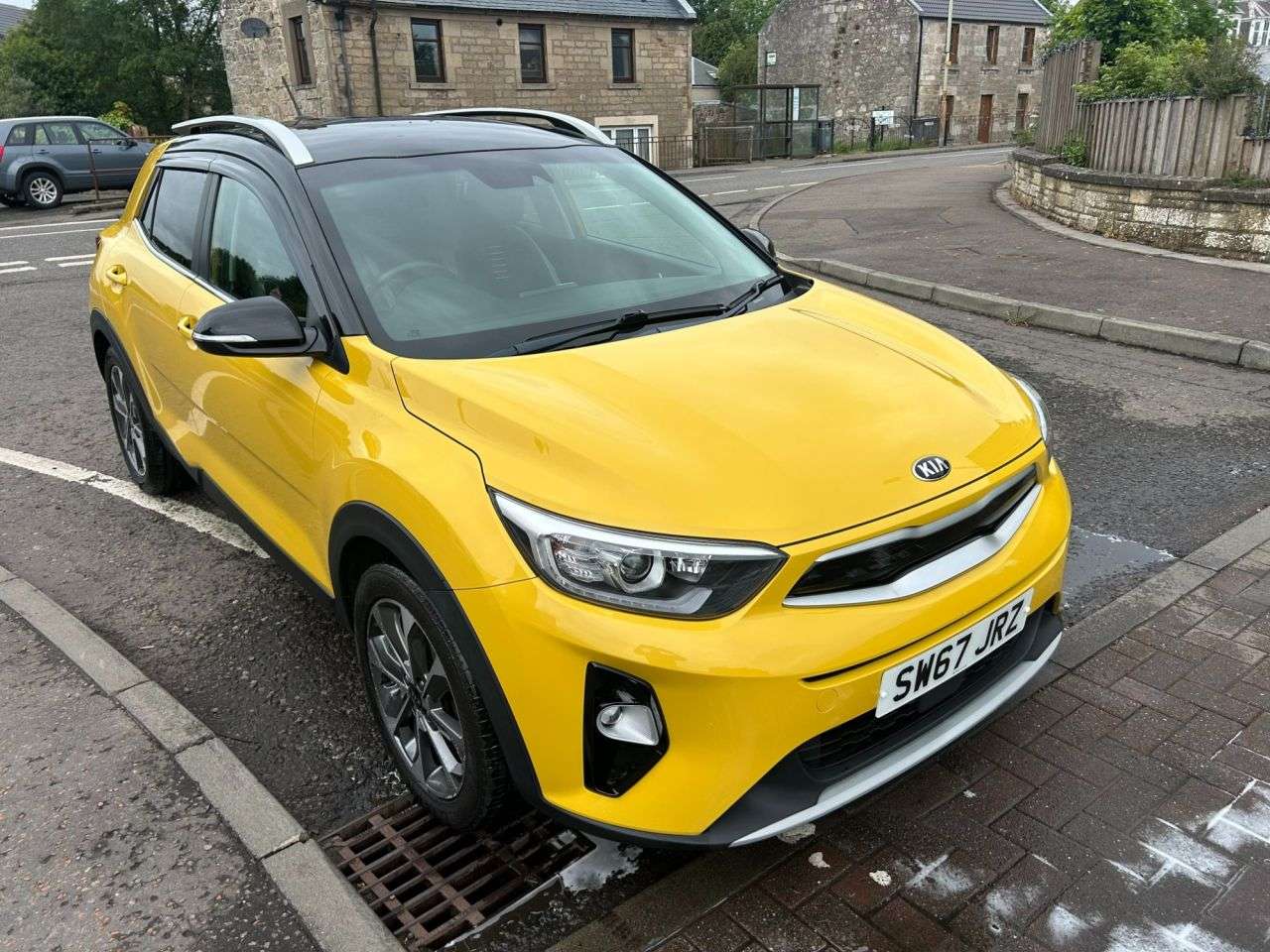A 2017 KIA STONIC 1.0 T-GDi First Edition SUV 5dr Petrol Manual Euro 6 (s/s) (118 bhp) A 2017 KIA STONIC 1.0 T-GDi First Edition SUV 5dr Petrol Manual Euro 6 (s/s) (118 bhp)