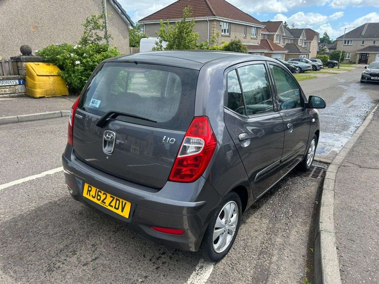 A 2012 HYUNDAI I10 1.2 Active Hatchback 5dr Petrol Manual Euro 5 (85 bhp) A 2012 HYUNDAI I10 1.2 Active Hatchback 5dr Petrol Manual Euro 5 (85 bhp)