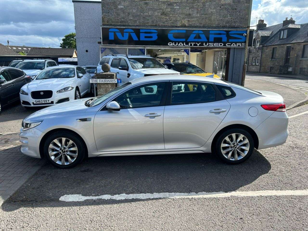 A 2017 KIA OPTIMA 1.7 CRDi 2 Saloon 4dr Diesel Manual Euro 6 (s/s) (139 bhp) A 2017 KIA OPTIMA 1.7 CRDi 2 Saloon 4dr Diesel Manual Euro 6 (s/s) (139 bhp)