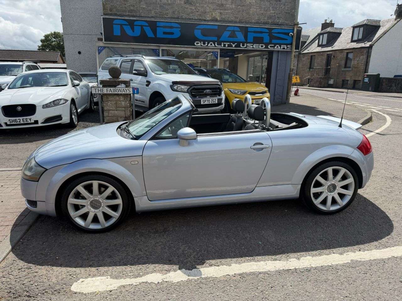 A 2004 AUDI TT 1.8T Roadster 2dr Petrol Manual quattro (228 g/km, 225 bhp) A 2004 AUDI TT 1.8T Roadster 2dr Petrol Manual quattro (228 g/km, 225 bhp)