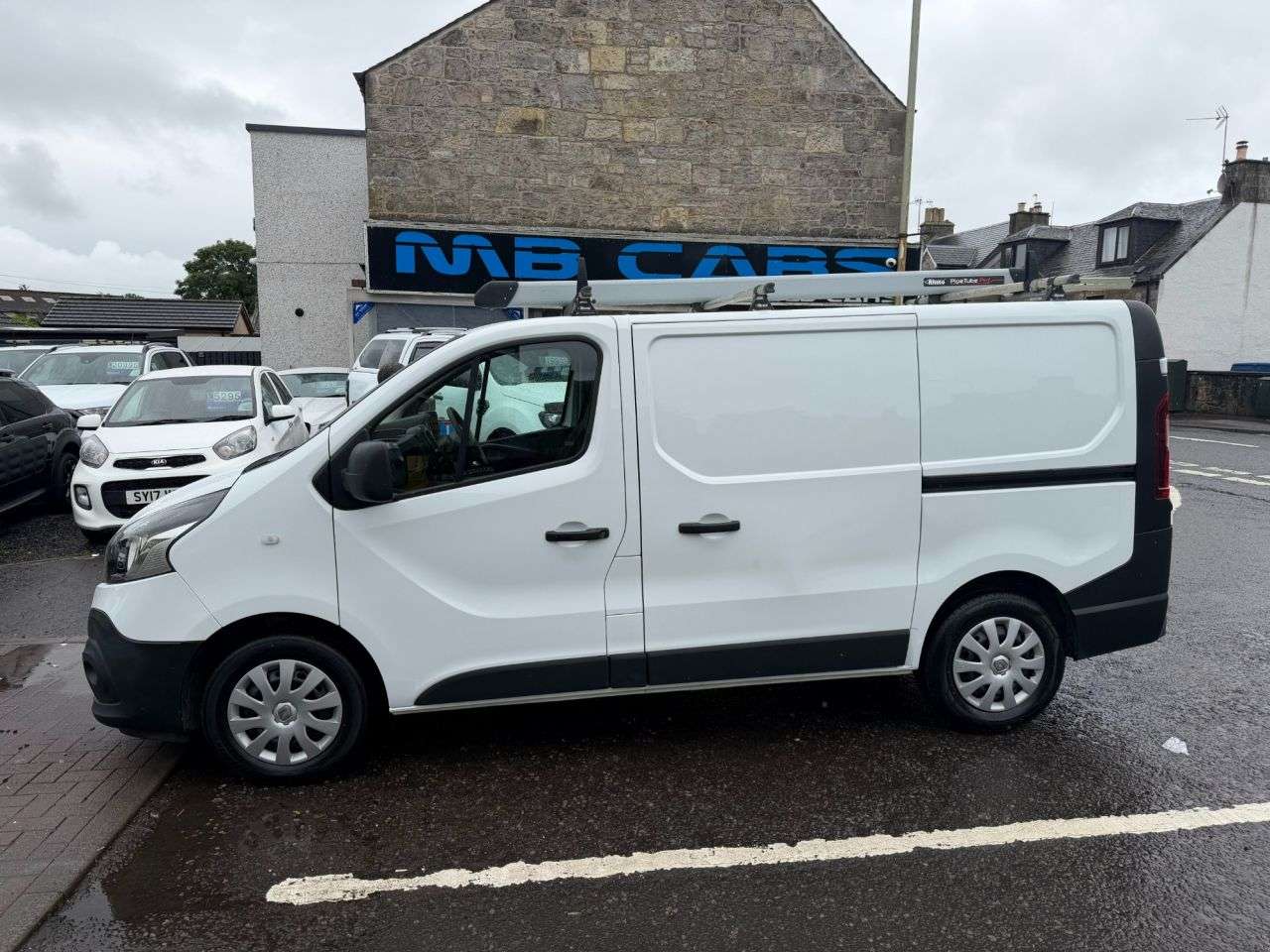 A 2021 RENAULT TRAFIC 2.0 dCi ENERGY 28 Business Panel Van 5dr Diesel Manual SWB Standard Roof Eu A 2021 RENAULT TRAFIC 2.0 dCi ENERGY 28 Business Panel Van 5dr Diesel Manual SWB Standard Roof Eu