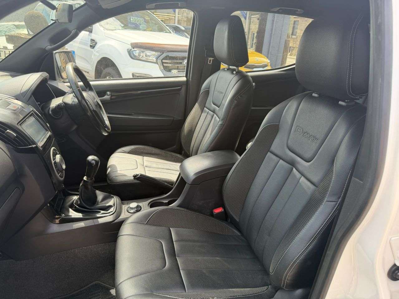 2015 ISUZU D-MAX 2015 ISUZU D-MAX
