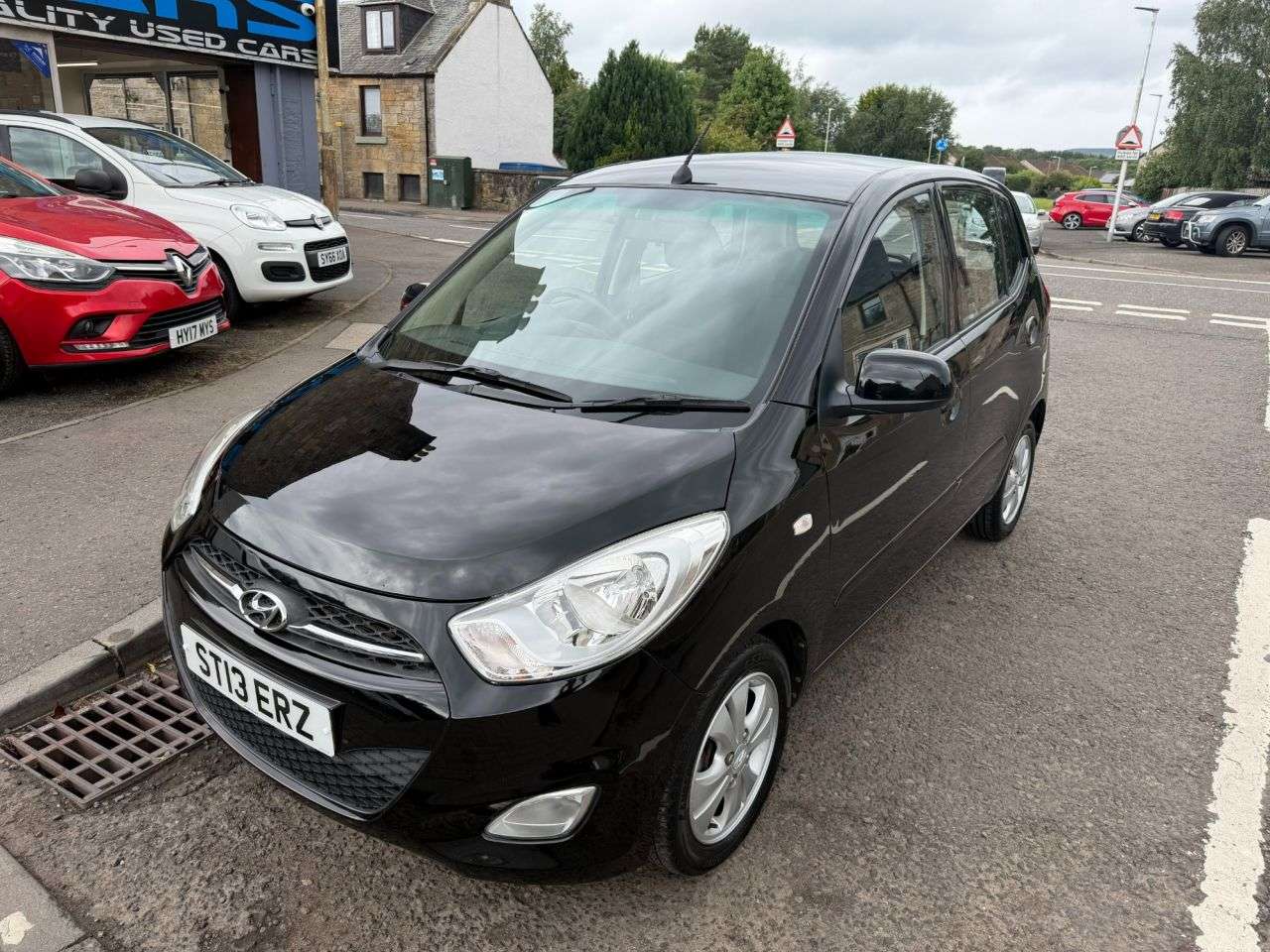 A 2013 HYUNDAI I10 1.2 Active Hatchback 5dr Petrol Manual Euro 5 (85 bhp) A 2013 HYUNDAI I10 1.2 Active Hatchback 5dr Petrol Manual Euro 5 (85 bhp)