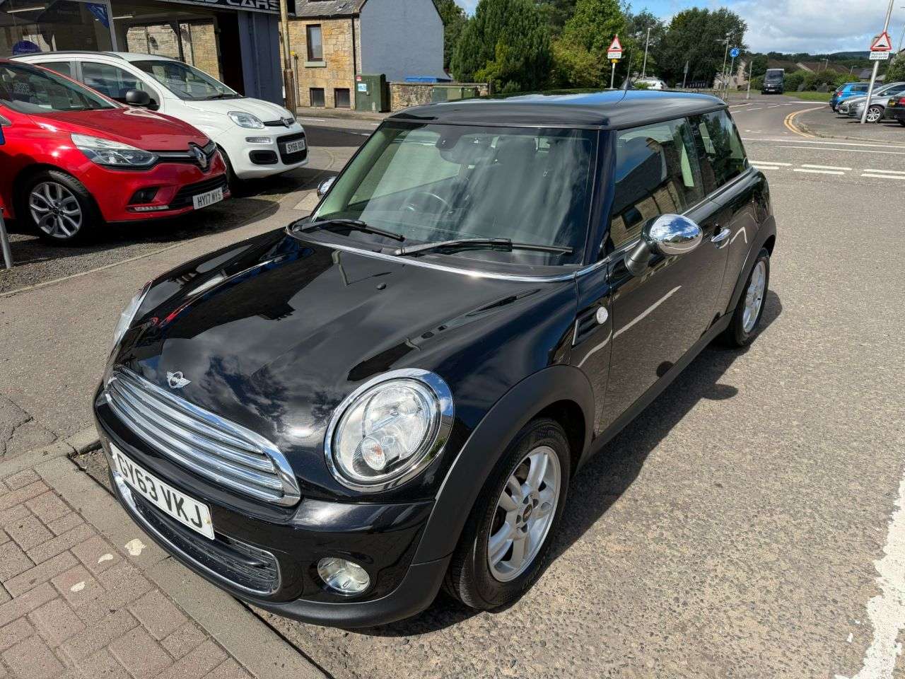 A 2013 MINI HATCH 1.6 One D Hatchback 3dr Diesel Manual Euro 5 (s/s) (90 ps) A 2013 MINI HATCH 1.6 One D Hatchback 3dr Diesel Manual Euro 5 (s/s) (90 ps)