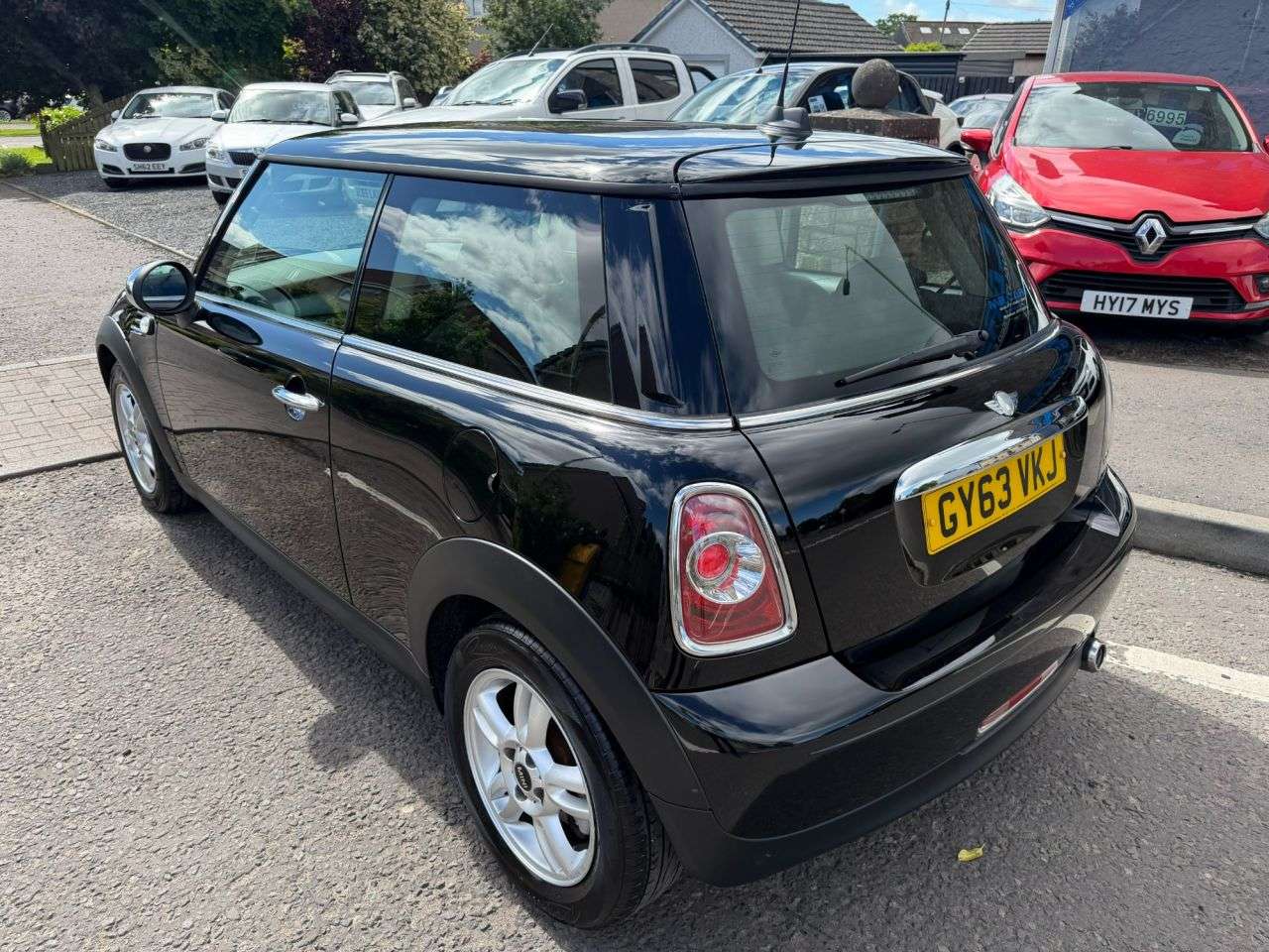 A 2013 MINI HATCH 1.6 One D Hatchback 3dr Diesel Manual Euro 5 (s/s) (90 ps) A 2013 MINI HATCH 1.6 One D Hatchback 3dr Diesel Manual Euro 5 (s/s) (90 ps)