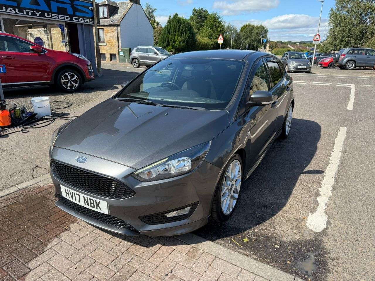 A 2017 FORD FOCUS 1.0T EcoBoost ST-Line Hatchback 5dr Petrol Manual Euro 6 (s/s) (125 ps) A 2017 FORD FOCUS 1.0T EcoBoost ST-Line Hatchback 5dr Petrol Manual Euro 6 (s/s) (125 ps)