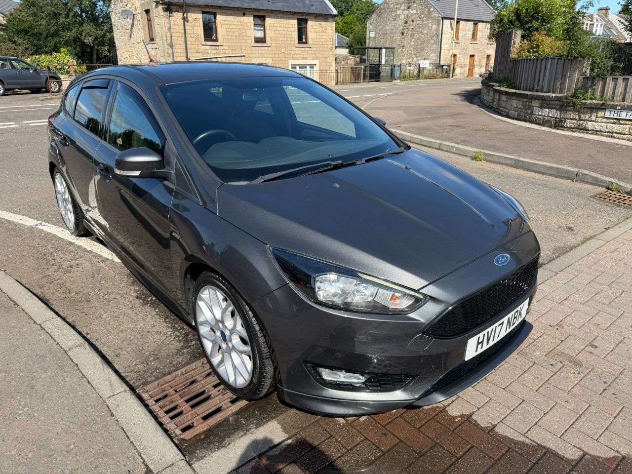A 2017 FORD FOCUS 1.0T EcoBoost ST-Line Hatchback 5dr Petrol Manual Euro 6 (s/s) (125 ps) A 2017 FORD FOCUS 1.0T EcoBoost ST-Line Hatchback 5dr Petrol Manual Euro 6 (s/s) (125 ps)