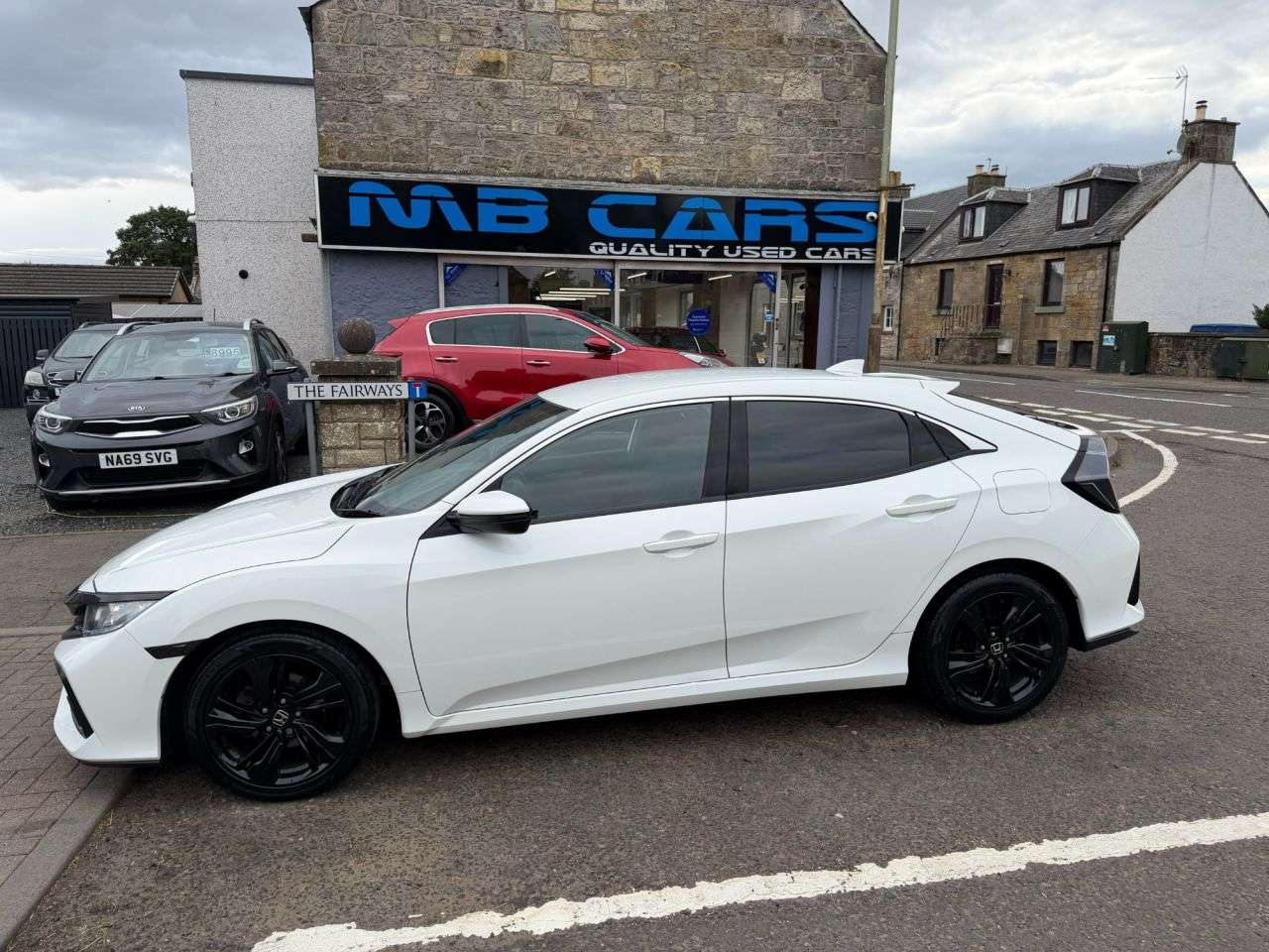 A 2017 HONDA CIVIC 1.0 VTEC Turbo SR Hatchback 5dr Petrol Manual Euro 6 (s/s) (129 ps) A 2017 HONDA CIVIC 1.0 VTEC Turbo SR Hatchback 5dr Petrol Manual Euro 6 (s/s) (129 ps)