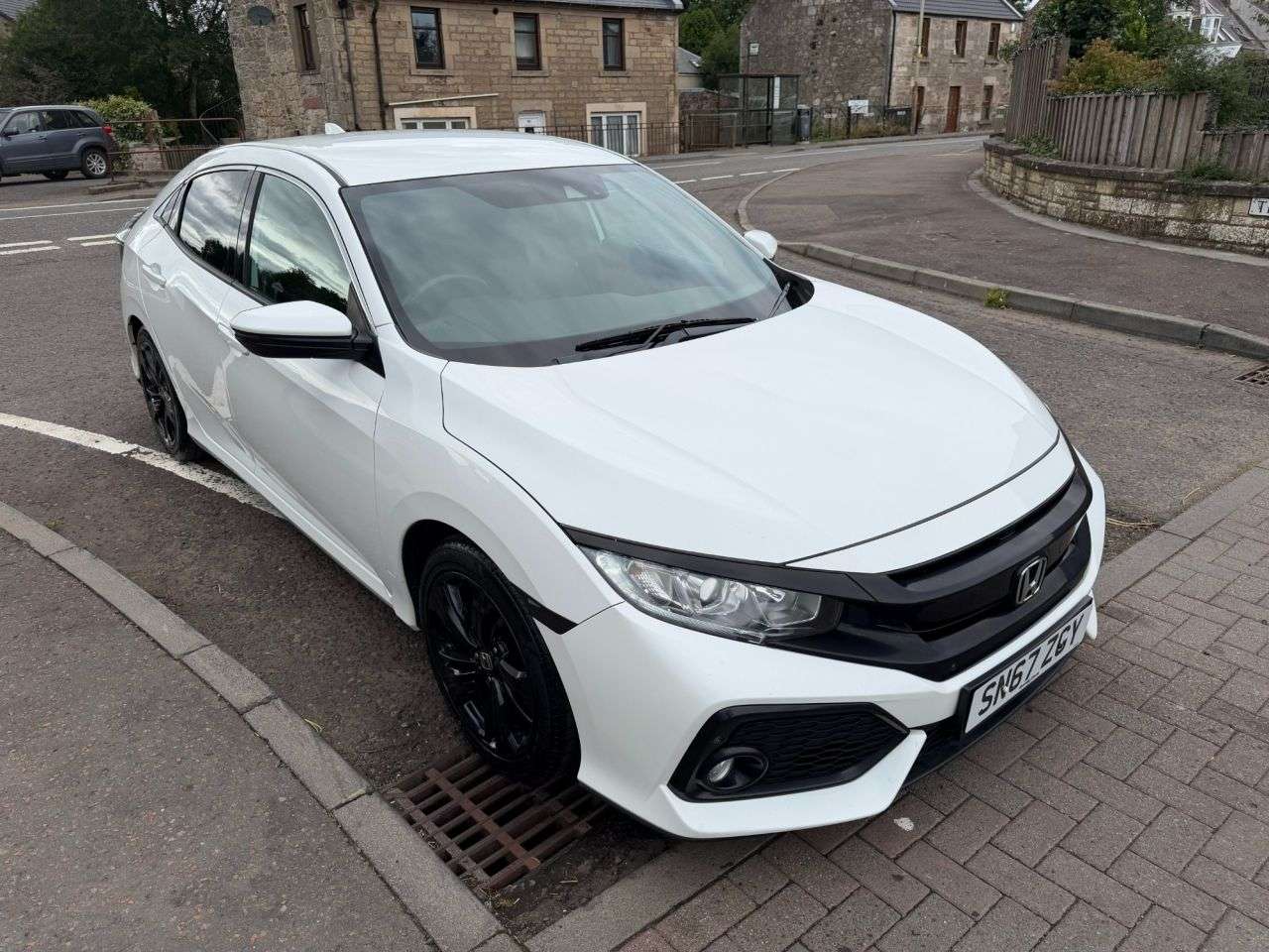 A 2017 HONDA CIVIC 1.0 VTEC Turbo SR Hatchback 5dr Petrol Manual Euro 6 (s/s) (129 ps) A 2017 HONDA CIVIC 1.0 VTEC Turbo SR Hatchback 5dr Petrol Manual Euro 6 (s/s) (129 ps)