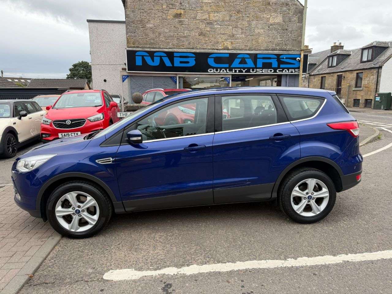 A 2016 FORD KUGA 2.0 TDCi Zetec SUV 5dr Diesel Manual 2WD Euro 6 (s/s) (150 ps) A 2016 FORD KUGA 2.0 TDCi Zetec SUV 5dr Diesel Manual 2WD Euro 6 (s/s) (150 ps)