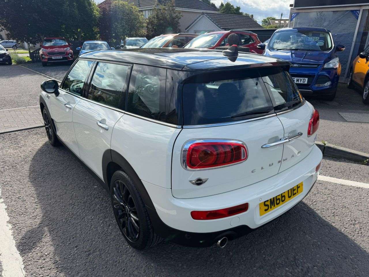 A 2016 MINI CLUBMAN 2.0 Cooper D Estate 6dr Diesel Manual Euro 6 (s/s) (150 ps) A 2016 MINI CLUBMAN 2.0 Cooper D Estate 6dr Diesel Manual Euro 6 (s/s) (150 ps)