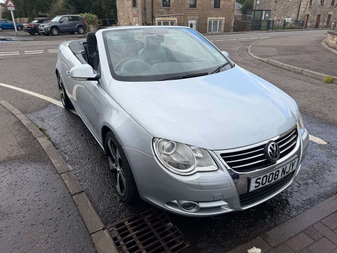 A 2008 VOLKSWAGEN EOS 2.0 TSI Sport Cabriolet 2dr Petrol Manual Euro 4 (200 ps) A 2008 VOLKSWAGEN EOS 2.0 TSI Sport Cabriolet 2dr Petrol Manual Euro 4 (200 ps)