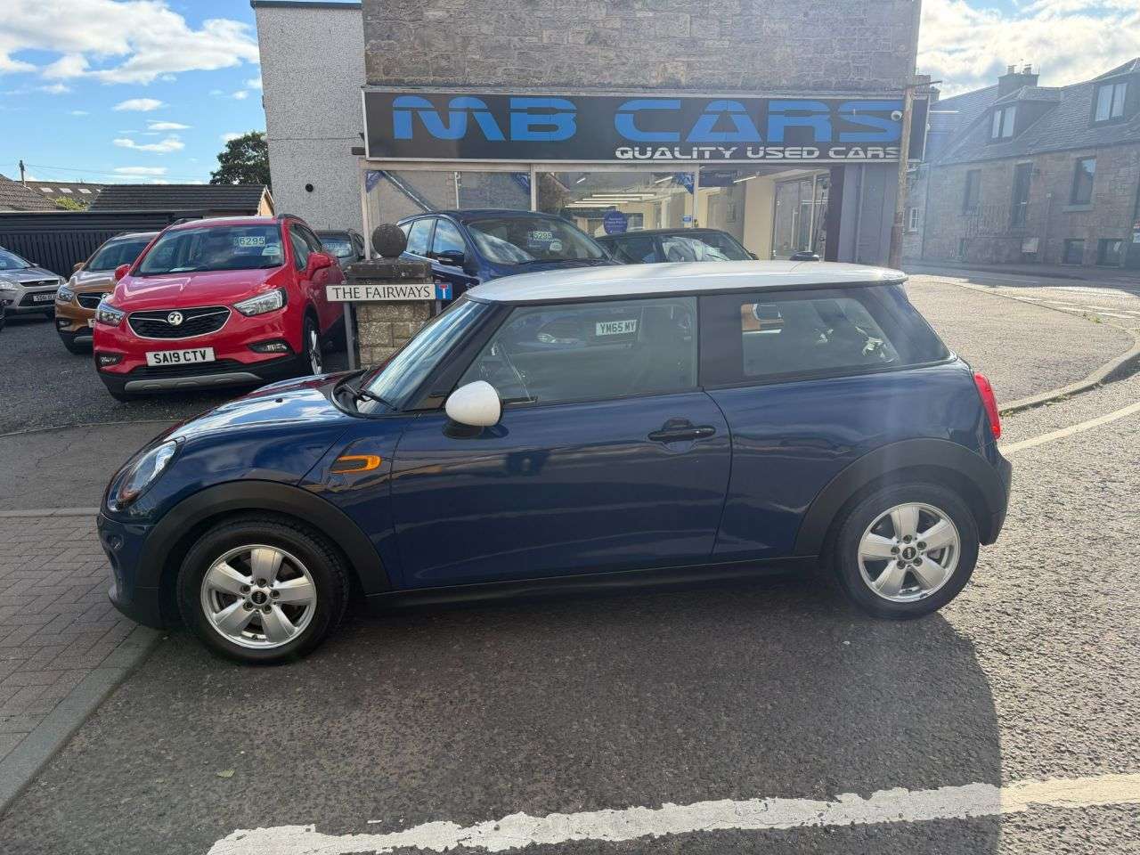 A 2014 MINI HATCH 1.5 Cooper Hatchback 3dr Petrol Manual Euro 6 (s/s) (136 ps) A 2014 MINI HATCH 1.5 Cooper Hatchback 3dr Petrol Manual Euro 6 (s/s) (136 ps)