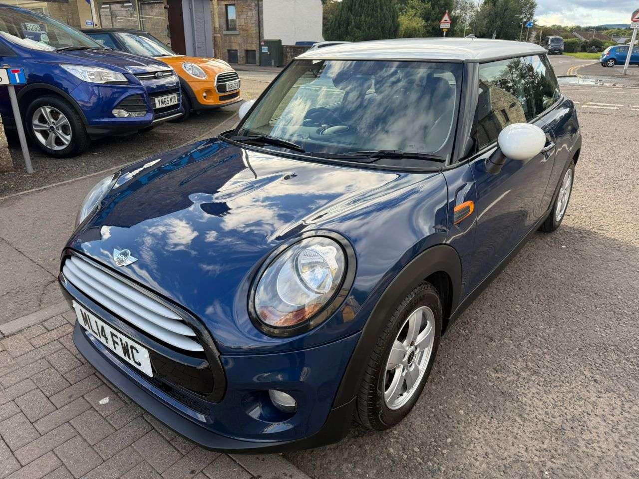 A 2014 MINI HATCH 1.5 Cooper Hatchback 3dr Petrol Manual Euro 6 (s/s) (136 ps) A 2014 MINI HATCH 1.5 Cooper Hatchback 3dr Petrol Manual Euro 6 (s/s) (136 ps)
