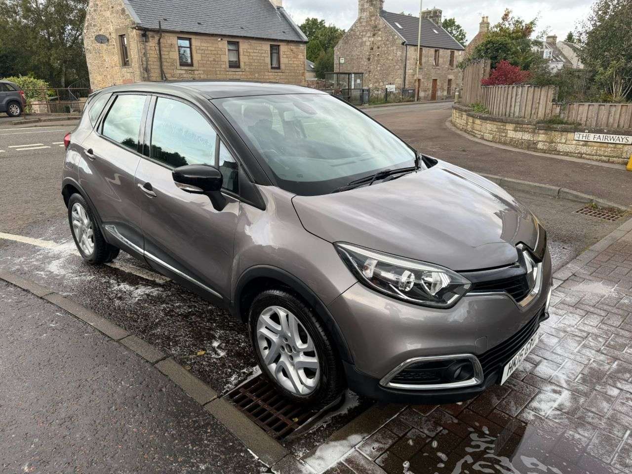 A 2016 RENAULT CAPTUR 0.9 TCe ENERGY Dynamique Nav SUV 5dr Petrol Manual Euro 6 (s/s) (90 ps) A 2016 RENAULT CAPTUR 0.9 TCe ENERGY Dynamique Nav SUV 5dr Petrol Manual Euro 6 (s/s) (90 ps)