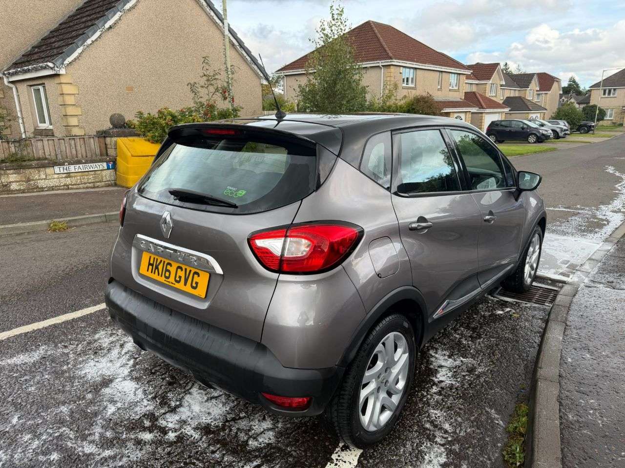 A 2016 RENAULT CAPTUR 0.9 TCe ENERGY Dynamique Nav SUV 5dr Petrol Manual Euro 6 (s/s) (90 ps) A 2016 RENAULT CAPTUR 0.9 TCe ENERGY Dynamique Nav SUV 5dr Petrol Manual Euro 6 (s/s) (90 ps)