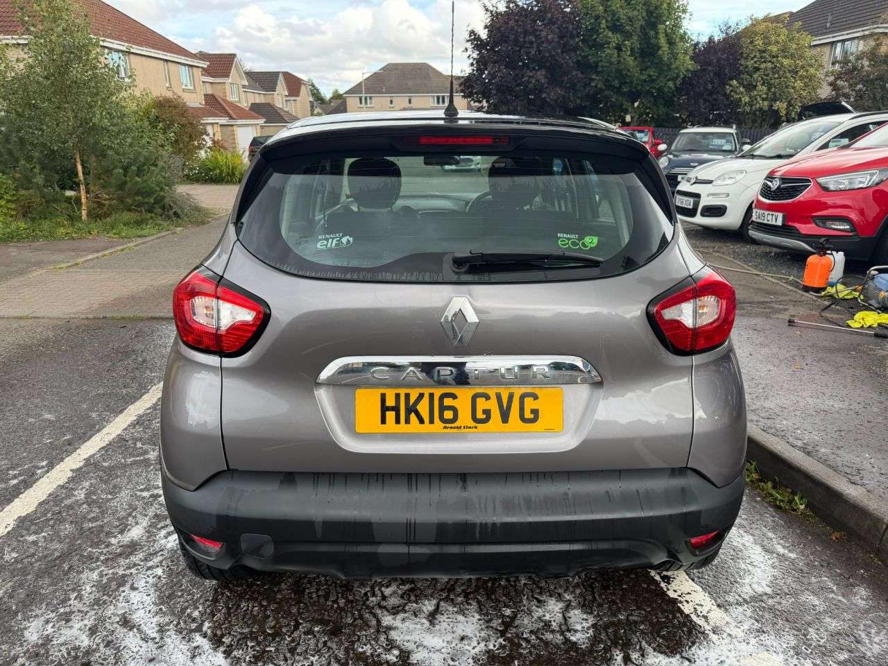 A 2016 RENAULT CAPTUR 0.9 TCe ENERGY Dynamique Nav SUV 5dr Petrol Manual Euro 6 (s/s) (90 ps) A 2016 RENAULT CAPTUR 0.9 TCe ENERGY Dynamique Nav SUV 5dr Petrol Manual Euro 6 (s/s) (90 ps)