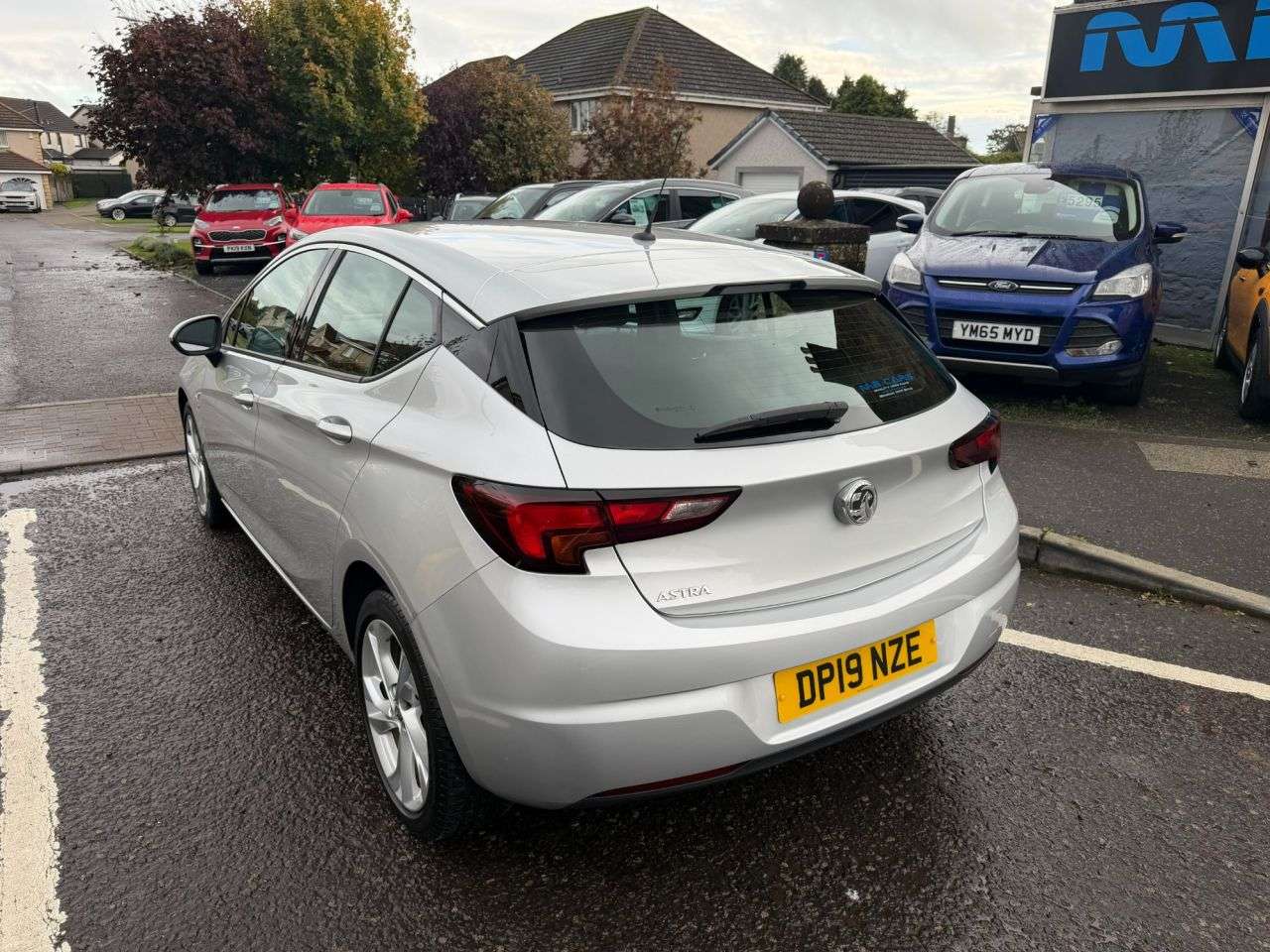 A 2019 VAUXHALL ASTRA 1.4i Turbo SRi Hatchback 5dr Petrol Manual Euro 6 (150 ps) A 2019 VAUXHALL ASTRA 1.4i Turbo SRi Hatchback 5dr Petrol Manual Euro 6 (150 ps)