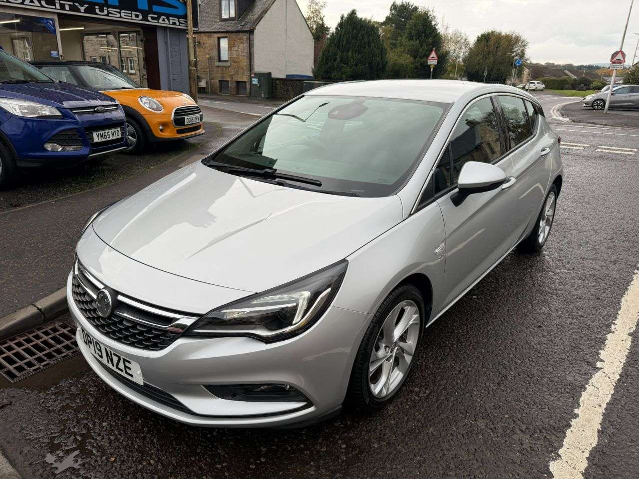 A 2019 VAUXHALL ASTRA 1.4i Turbo SRi Hatchback 5dr Petrol Manual Euro 6 (150 ps) A 2019 VAUXHALL ASTRA 1.4i Turbo SRi Hatchback 5dr Petrol Manual Euro 6 (150 ps)