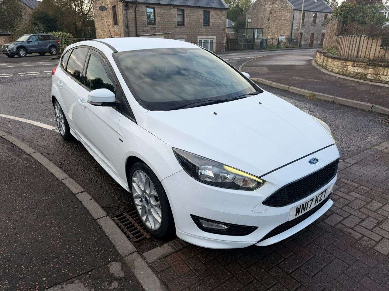 A 2017 FORD FOCUS 1.0T EcoBoost ST-Line Hatchback 5dr Petrol Manual Euro 6 (s/s) (125 ps) A 2017 FORD FOCUS 1.0T EcoBoost ST-Line Hatchback 5dr Petrol Manual Euro 6 (s/s) (125 ps)
