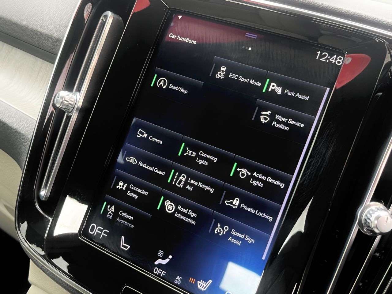 2020 VOLVO XC40 2020 VOLVO XC40