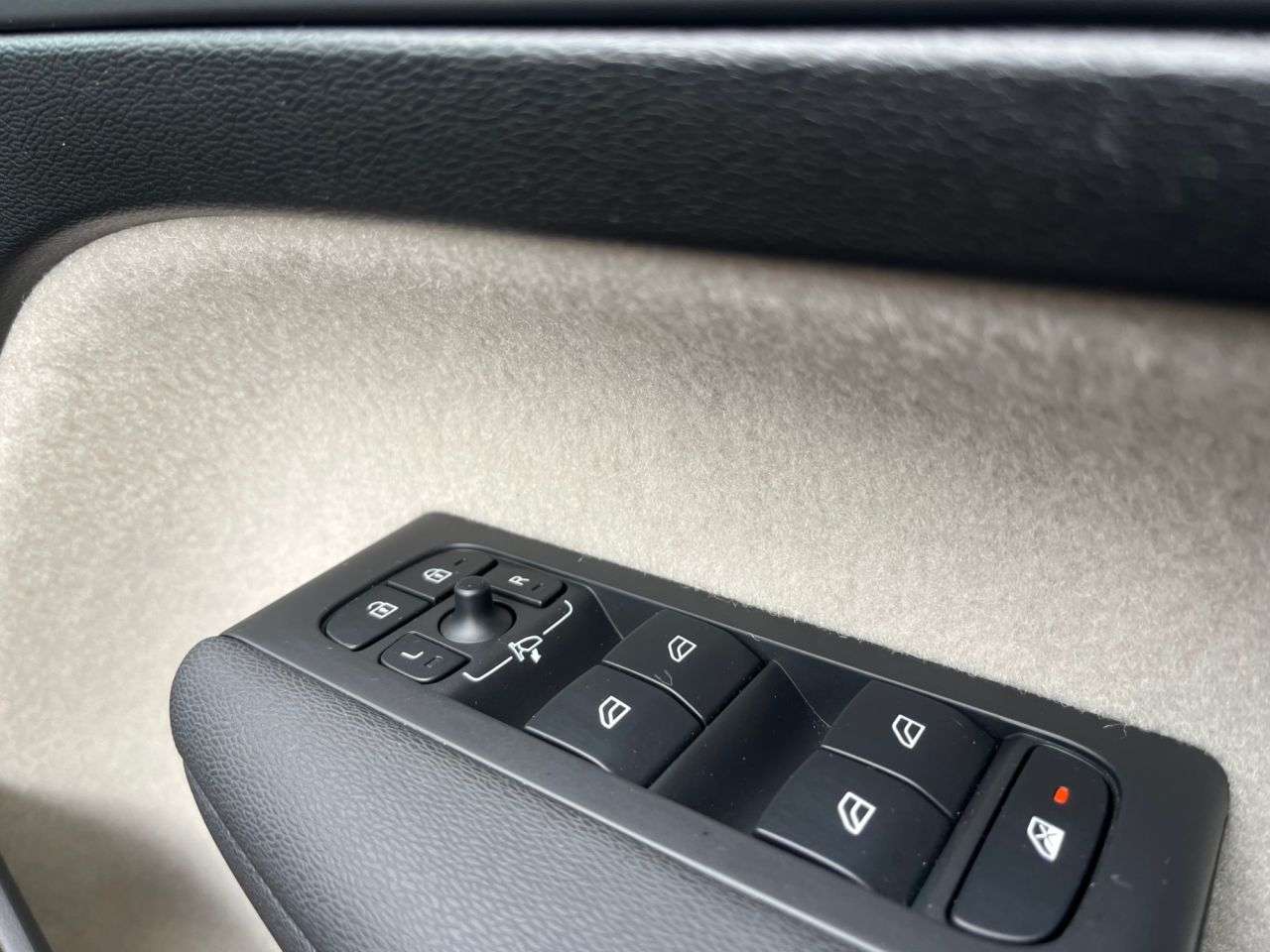 2020 VOLVO XC40 2020 VOLVO XC40